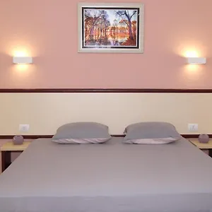  Hotel Ronaldo Albania